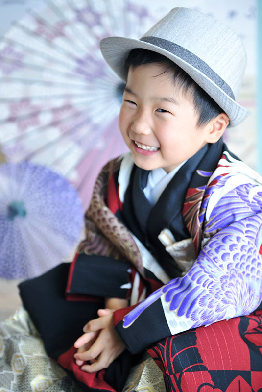 七五三  5歳 男の子 着物 赤 ハット おしゃれ